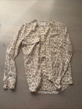 Equipment 100% Silk Beige Leopard-Print Button Down Blouse